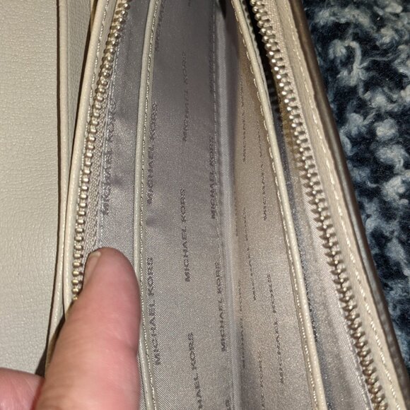 Michael Kors Rivington Stud Large Leather Wallet cement & Silver Hardware NWT - Picture 10 of 16